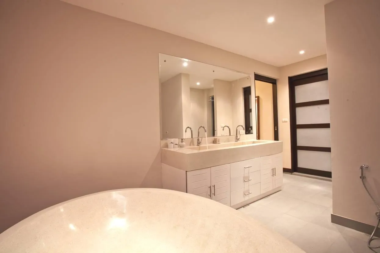 Property image - full photo 8