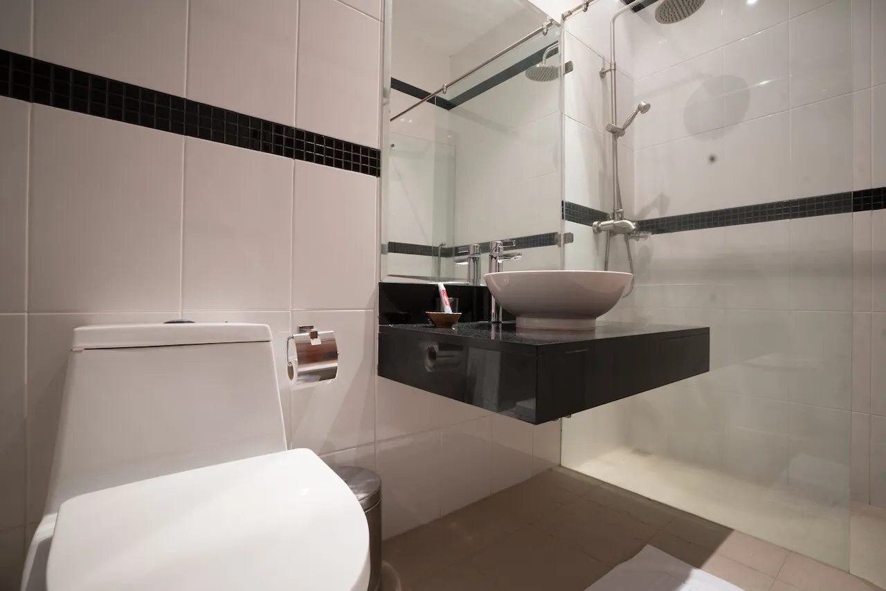 Property image - full photo 13