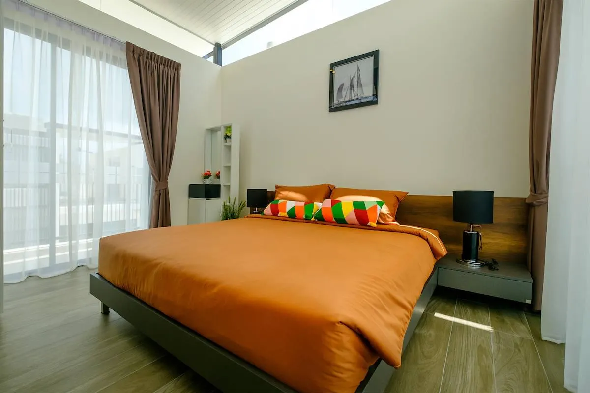 Property image - full photo 17