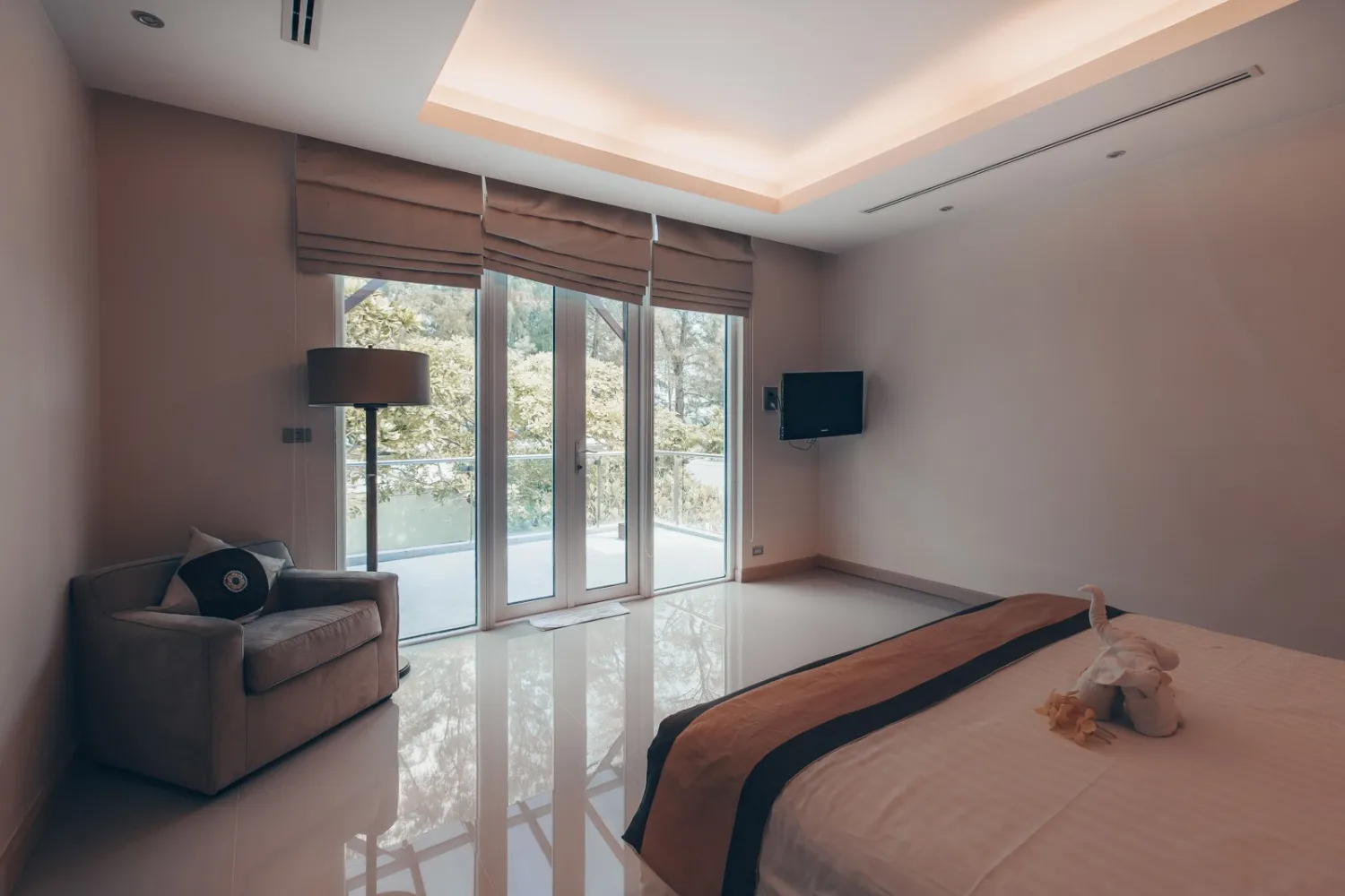 Property image - full photo 23