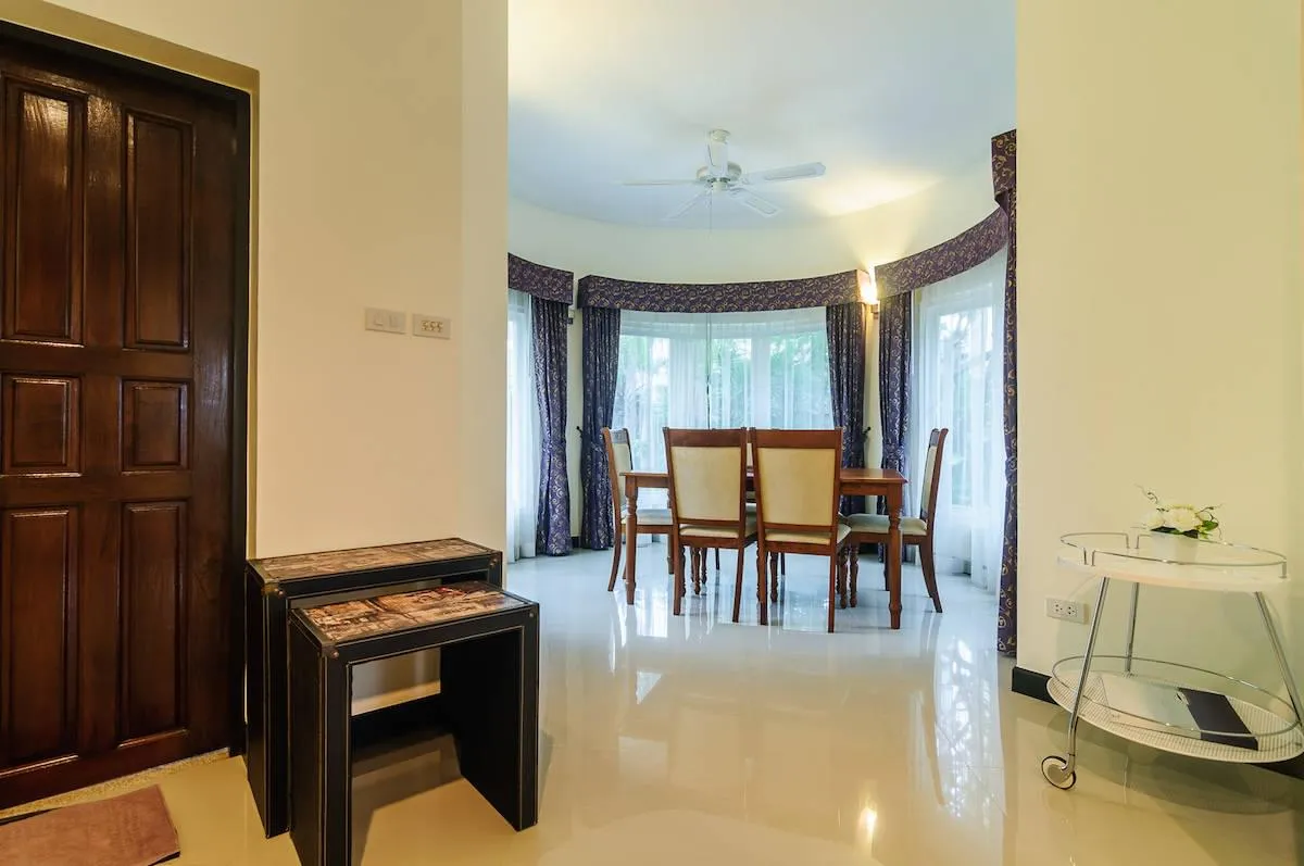 Property image - full photo 28