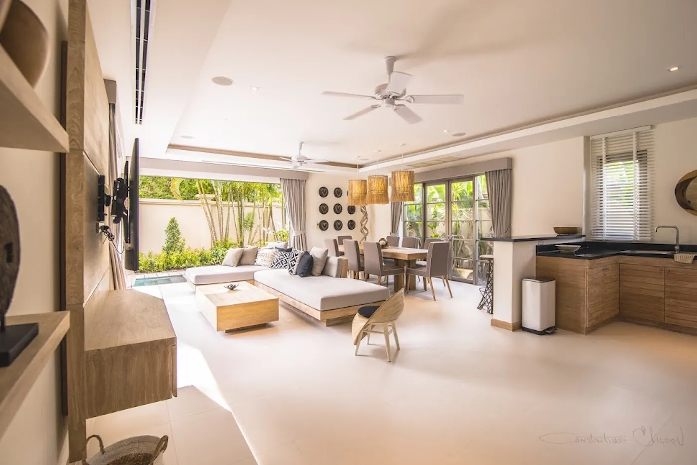 Property image - full photo 4