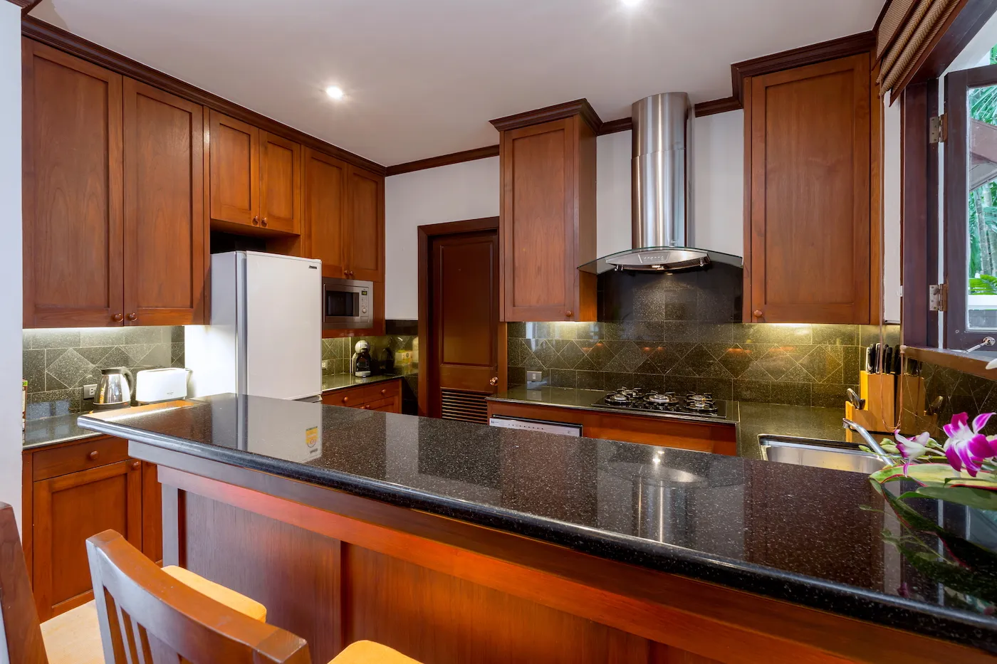 Property image - full photo 10