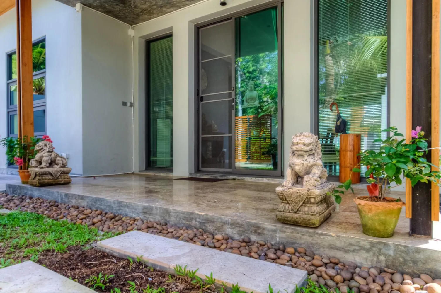 Property image - full photo 5