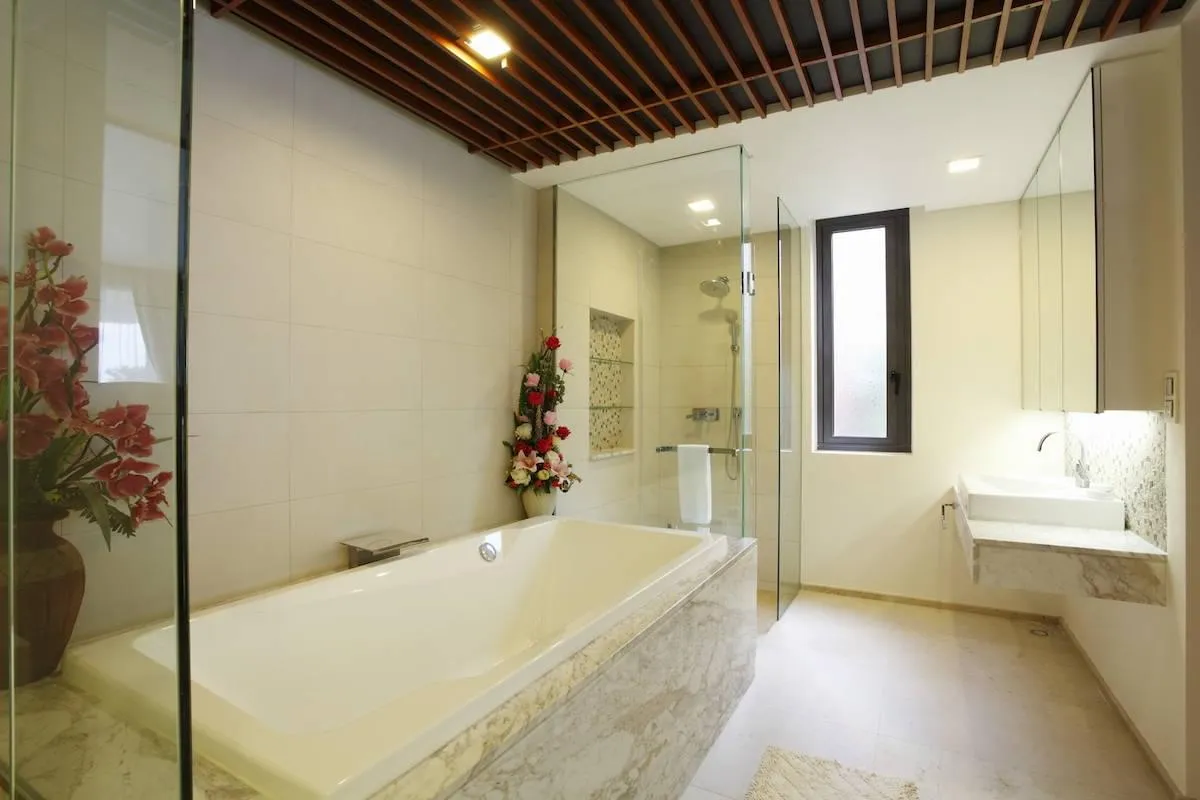 Property image - full photo 11