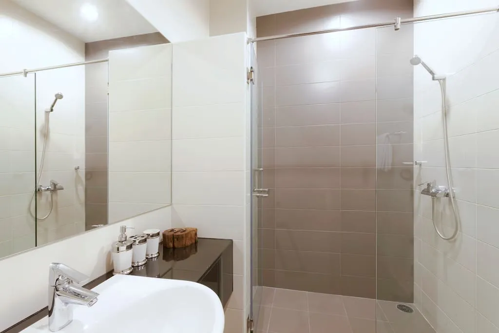 Property image - full photo 10