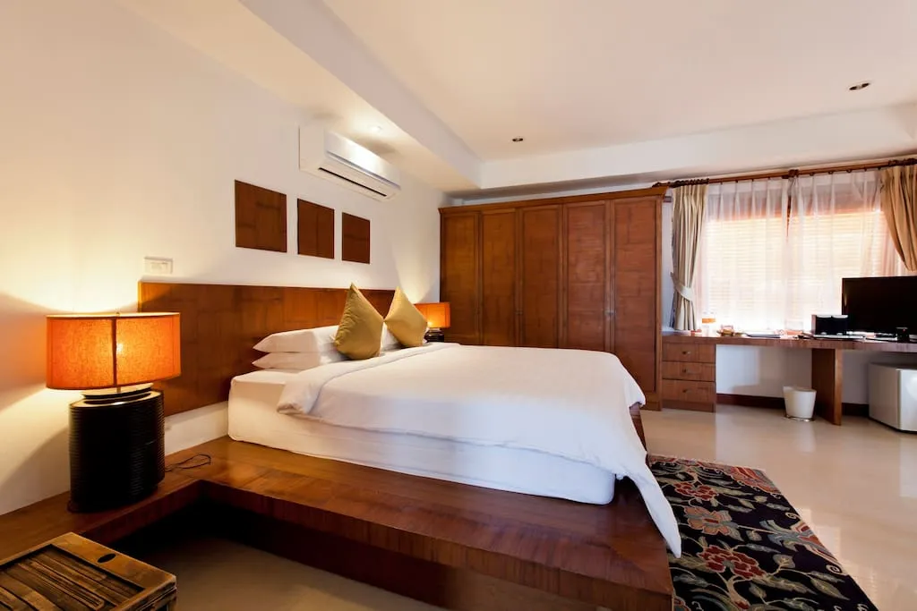 Property image - full photo 13