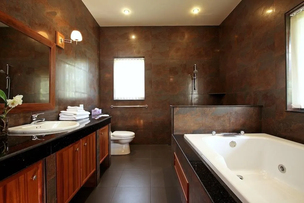 Property image - full photo 21