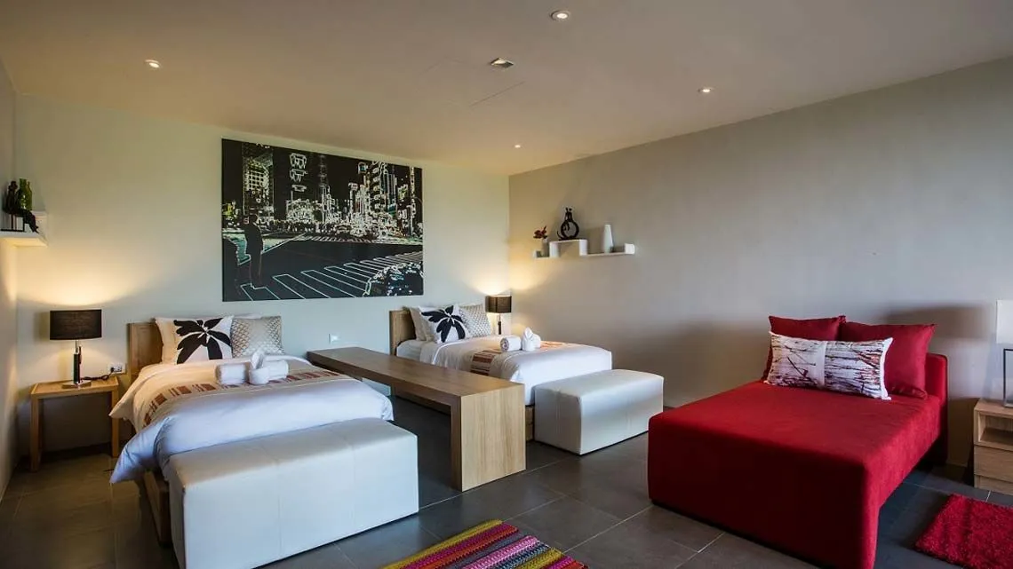 Property image - full photo 12