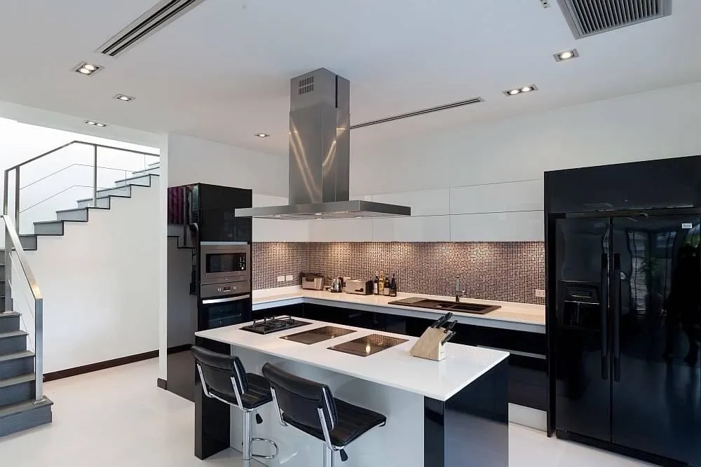 Property image - full photo 3