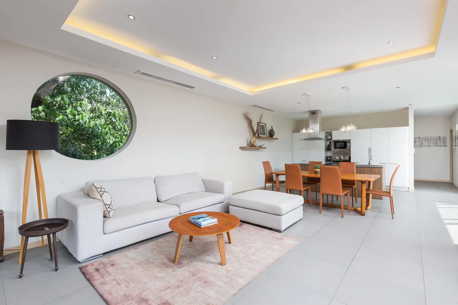 Property image - full photo 2