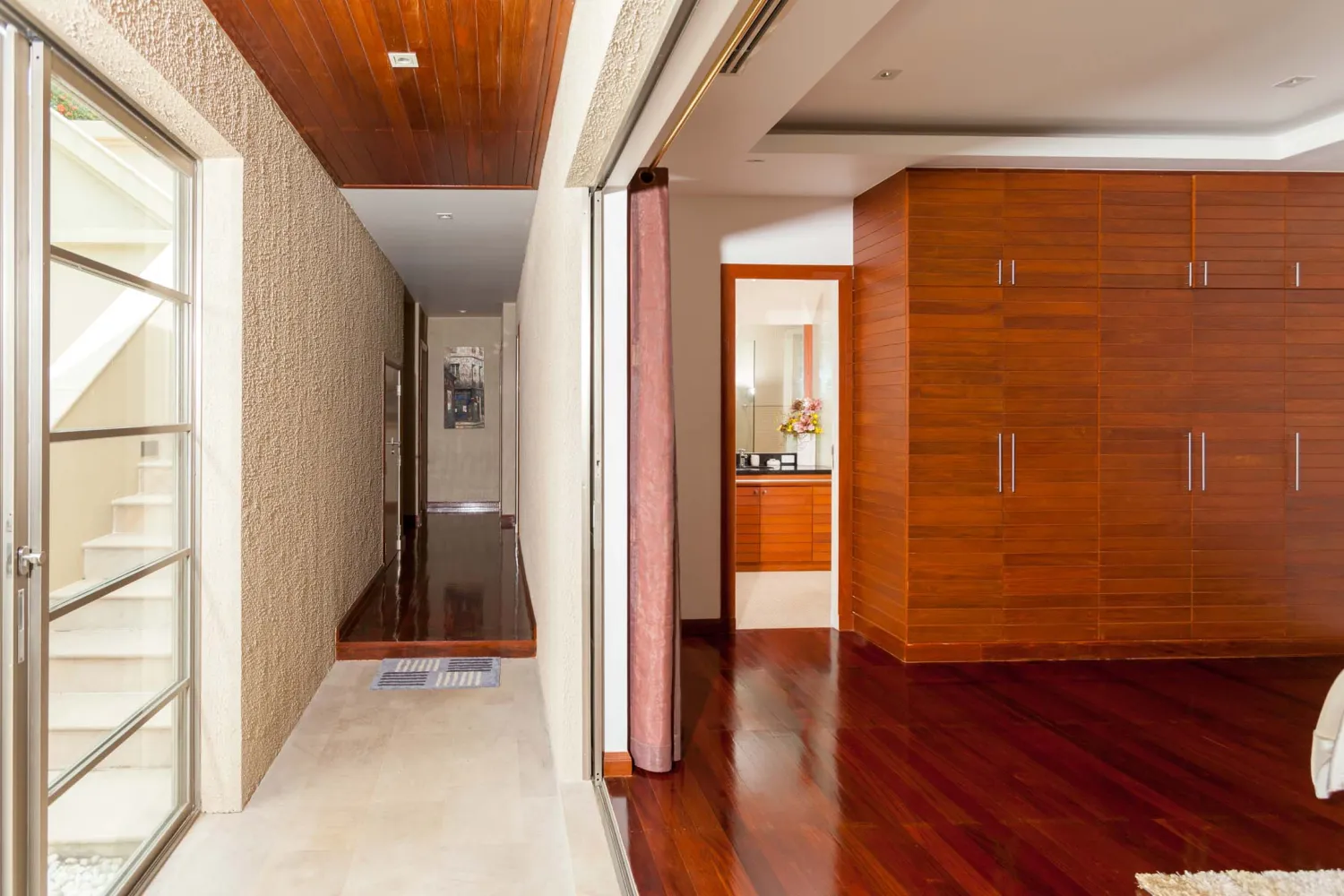 Property image - full photo 32