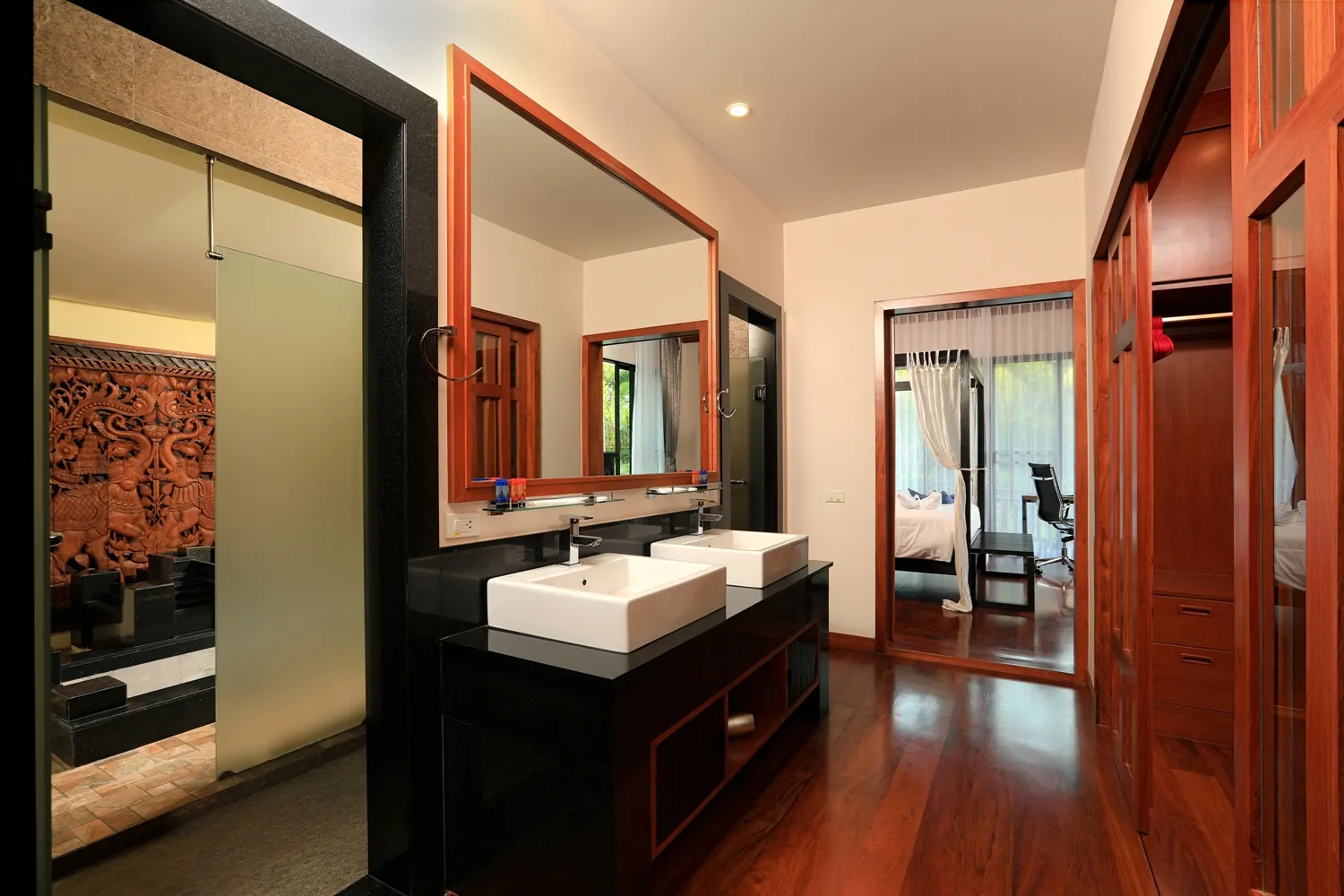 Property image - full photo 38
