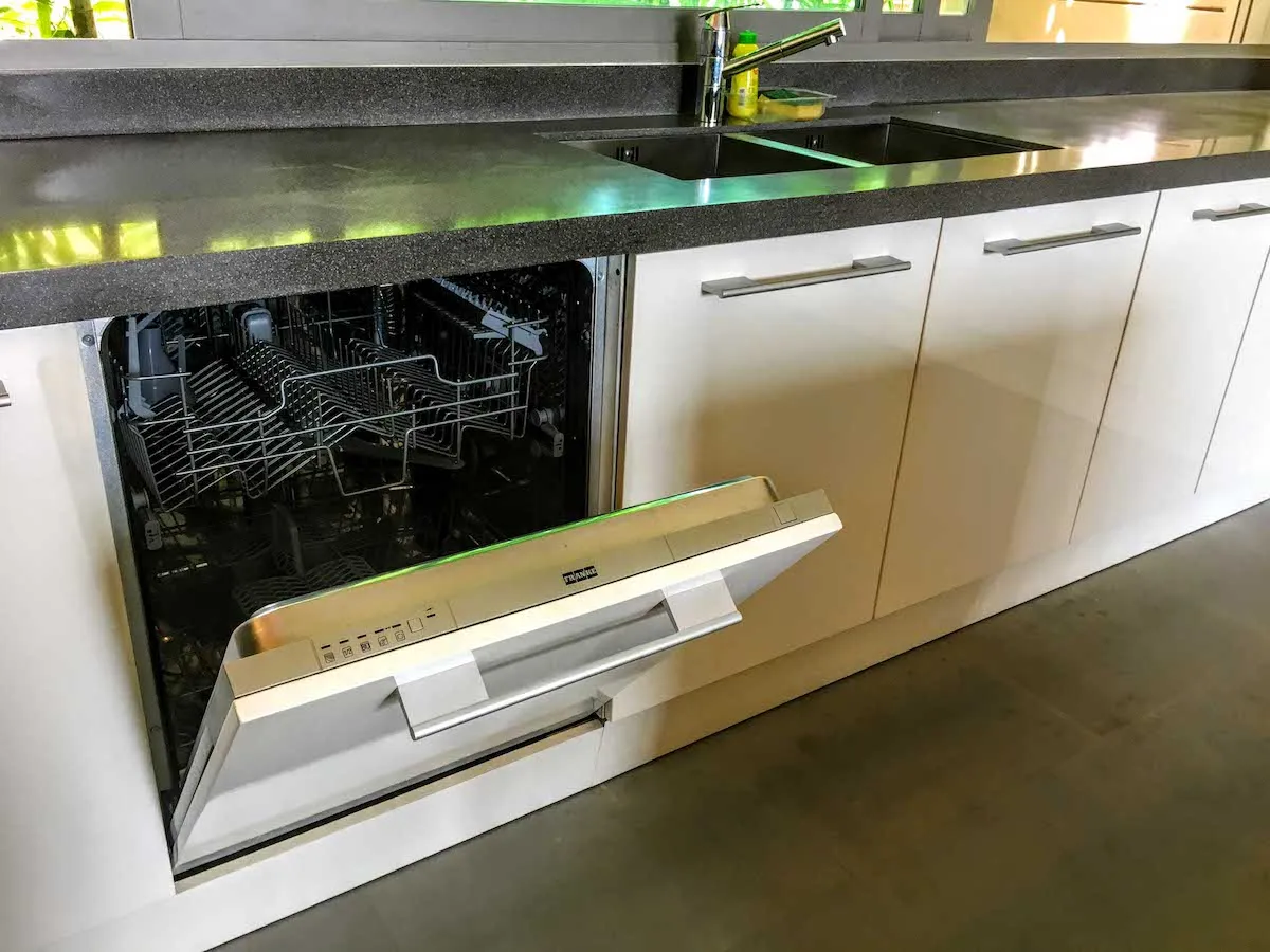 Property image - full photo 10