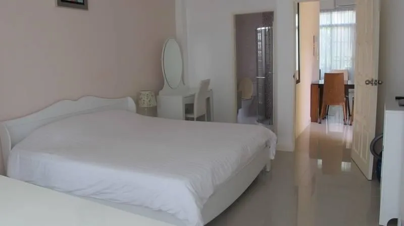 Property image - full photo 19