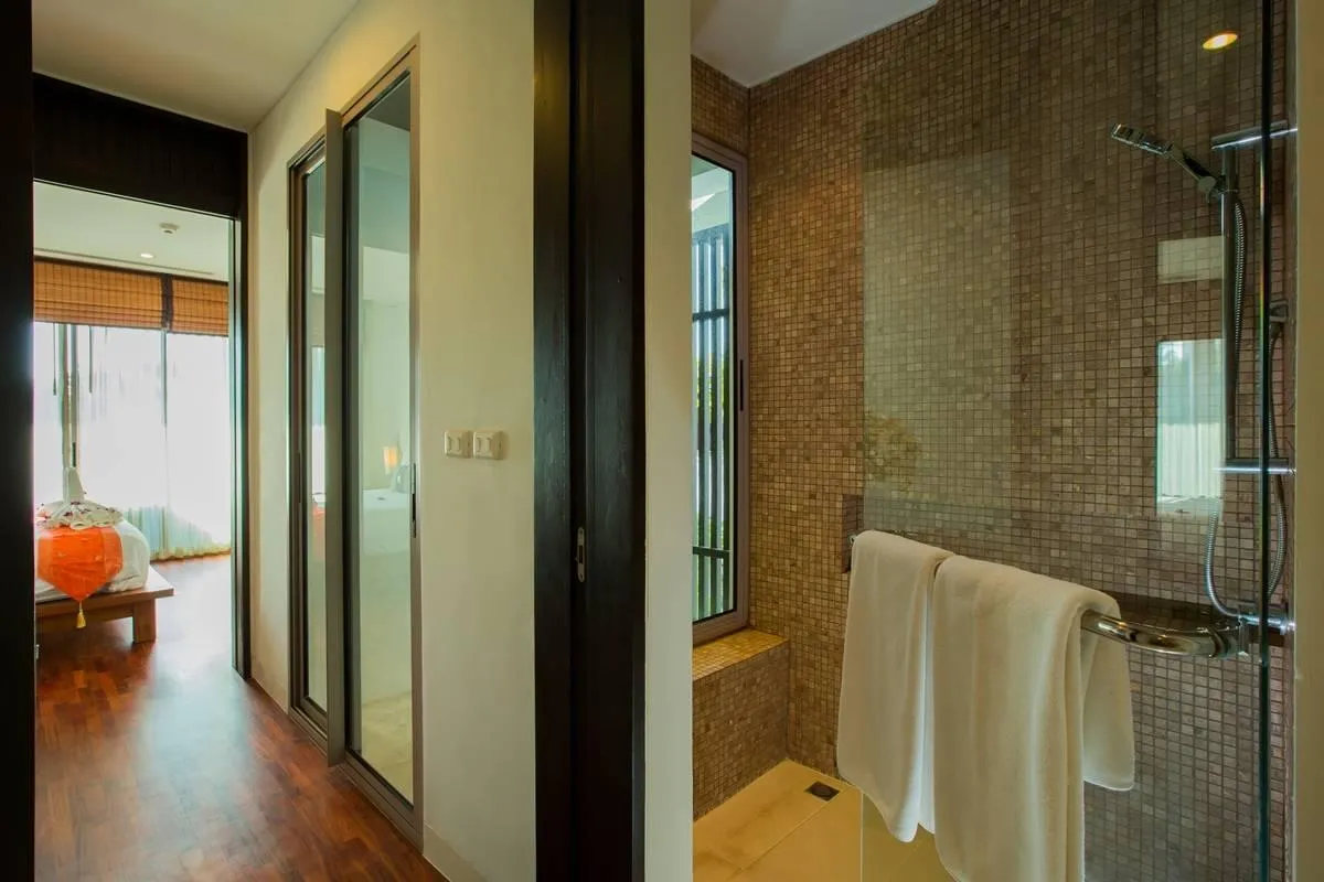 Property image - full photo 10