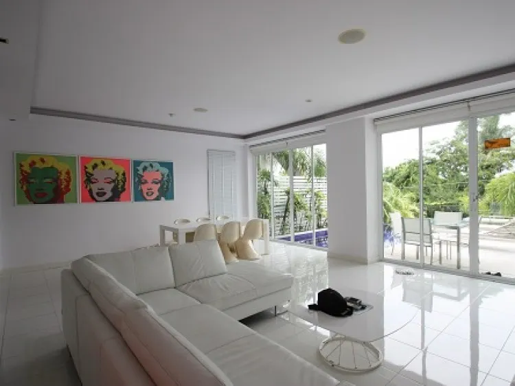 Property image - full photo 5