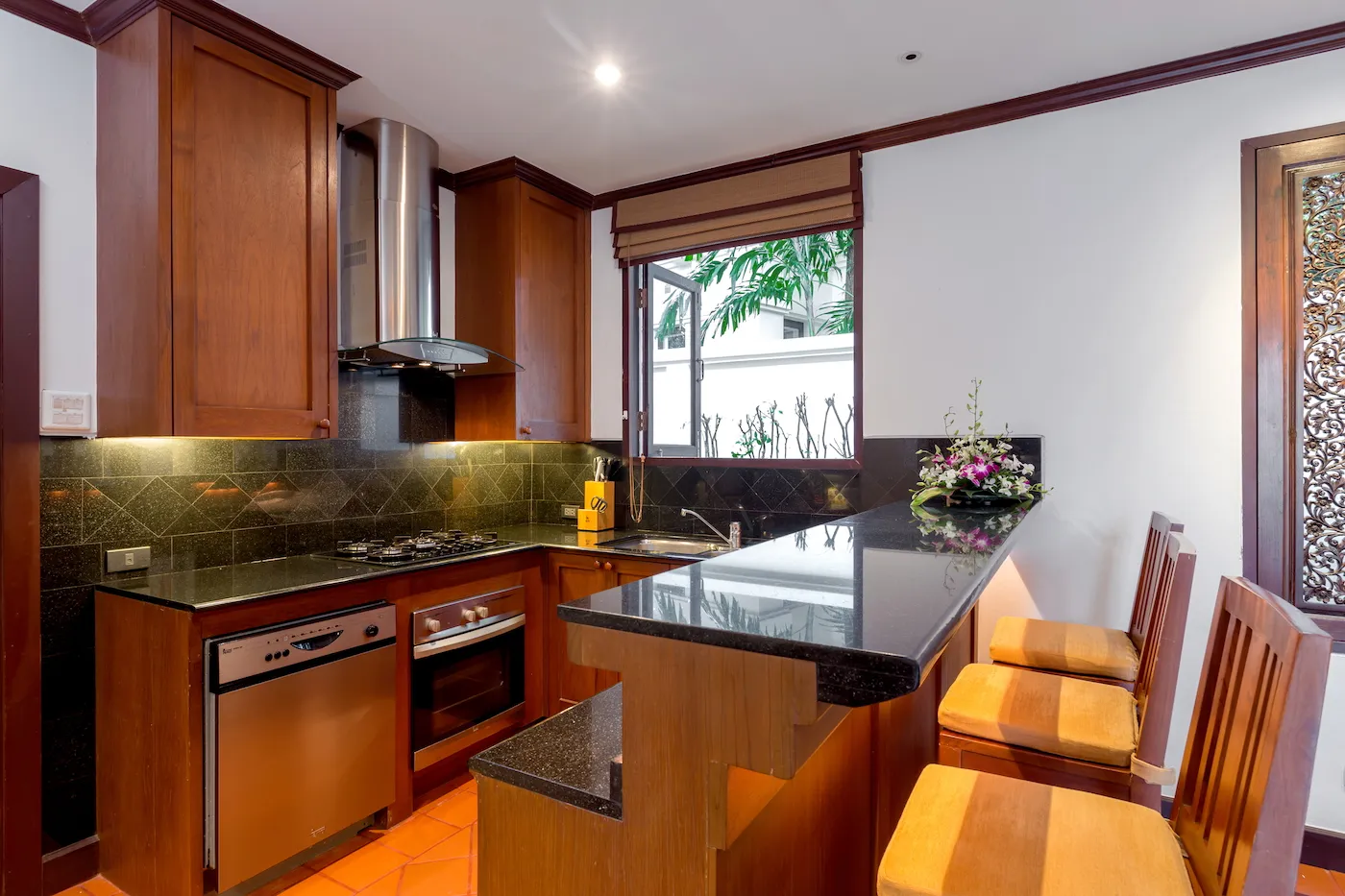 Property image - full photo 9
