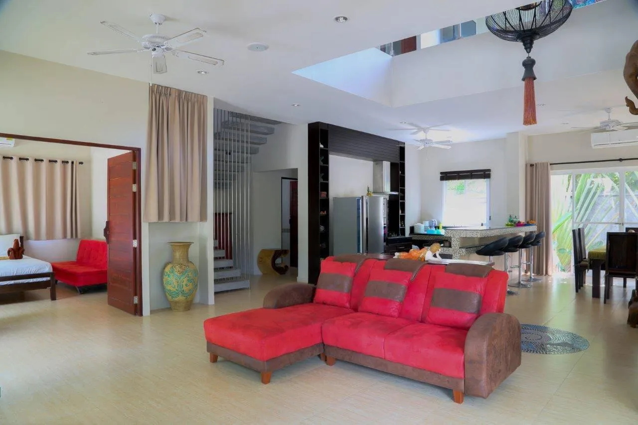 Property image - full photo 8
