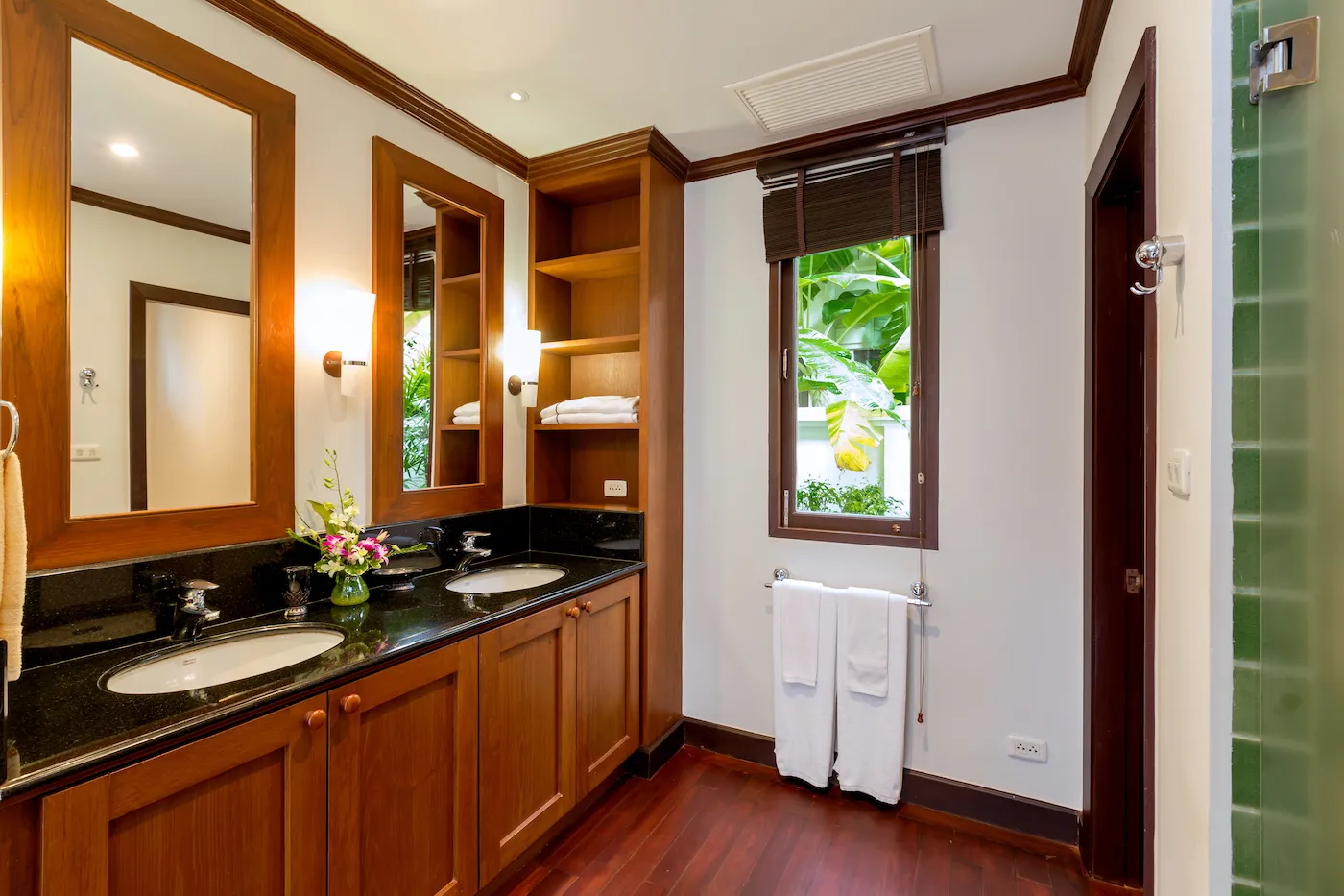 Property image - full photo 18
