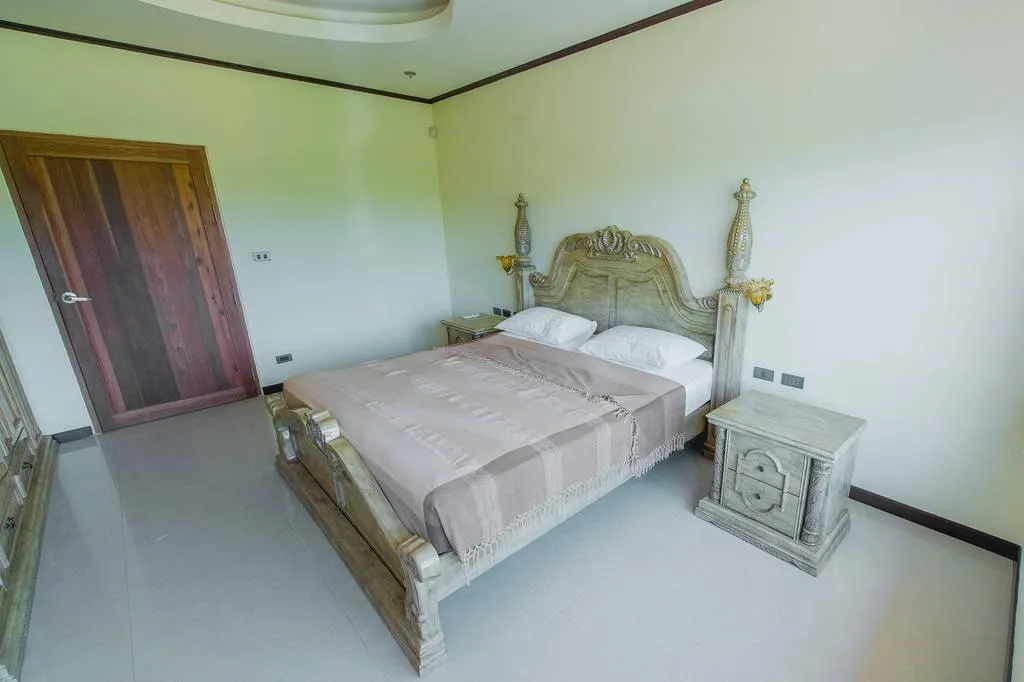 Property image - full photo 5