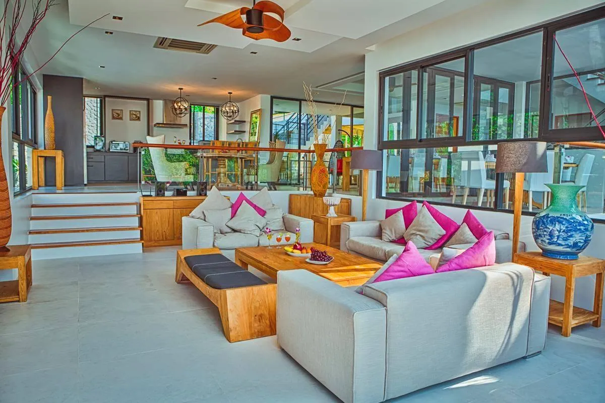 Property image - full photo 3