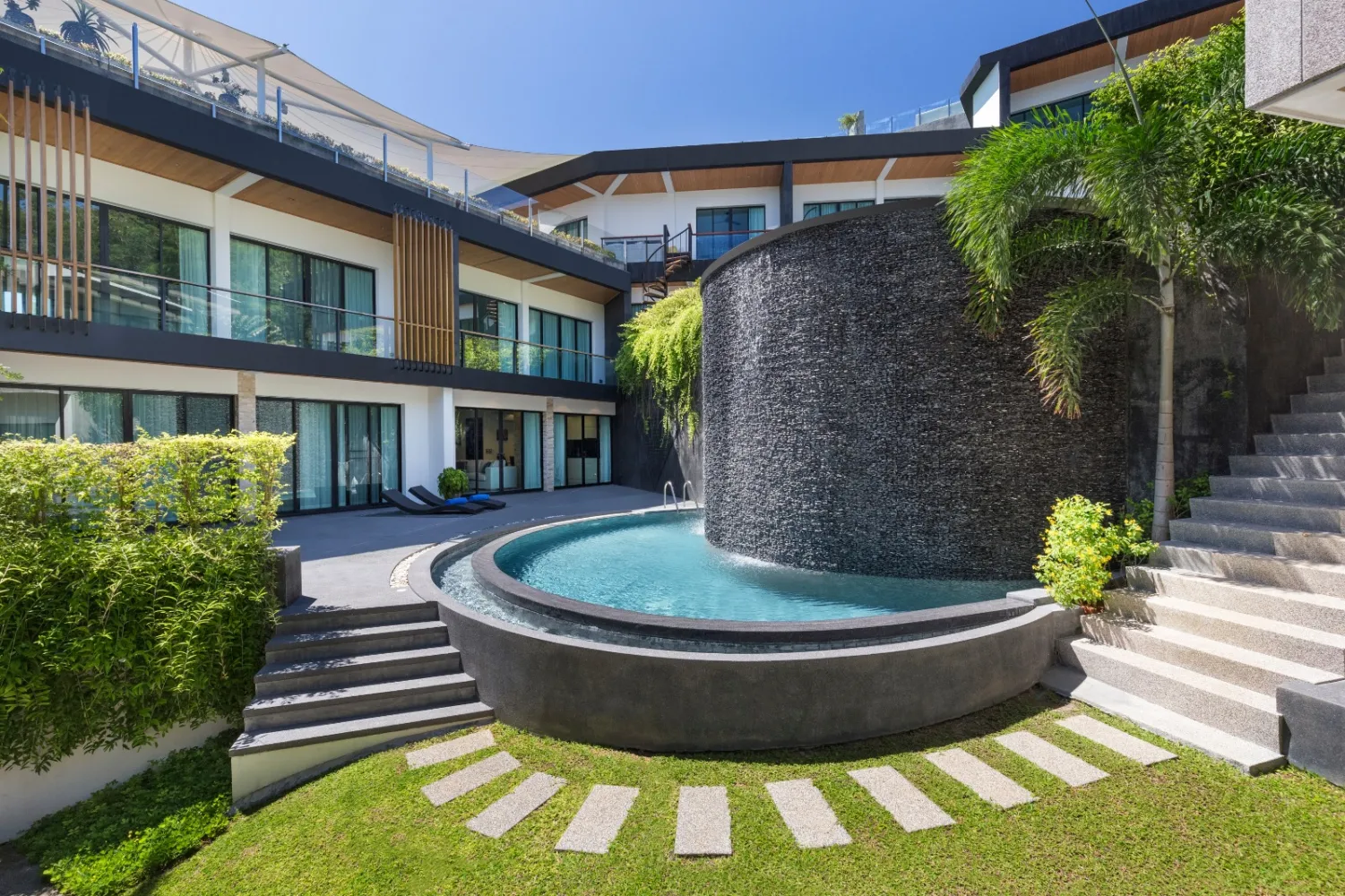 Property image - full photo 1