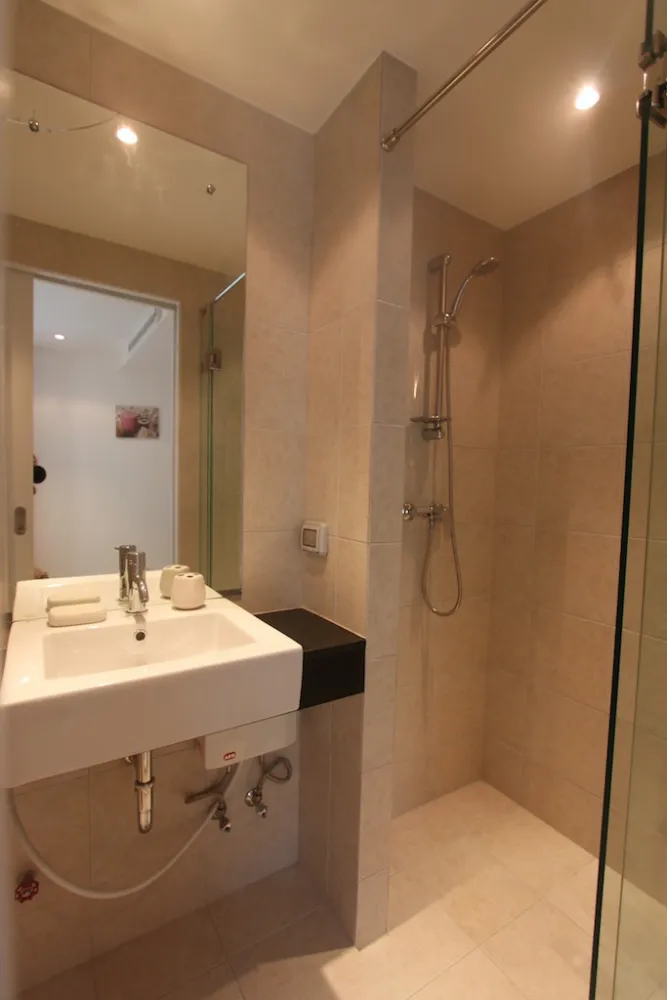Property image - full photo 12