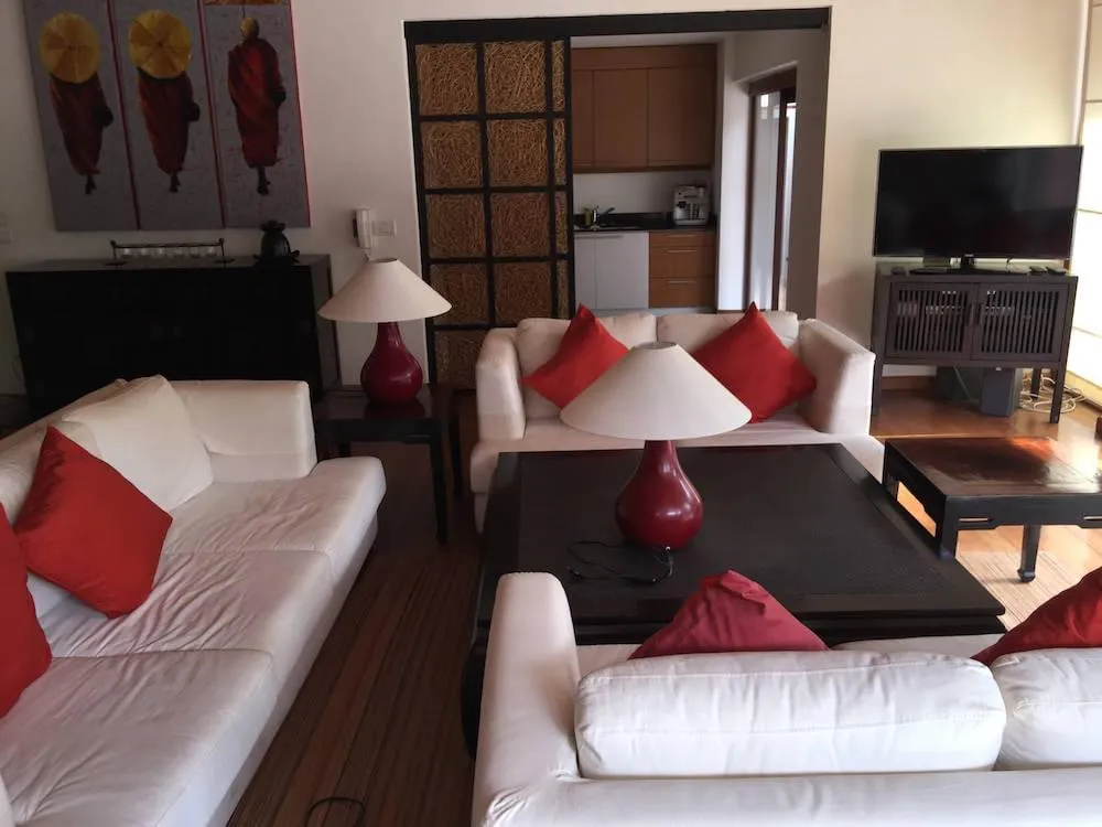Property image - full photo 4