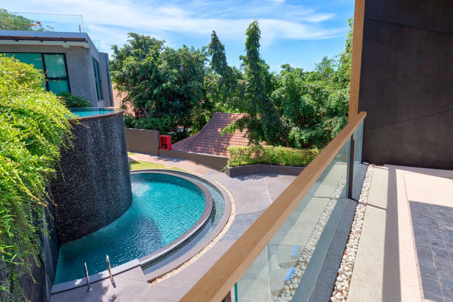 Property image - full photo 14