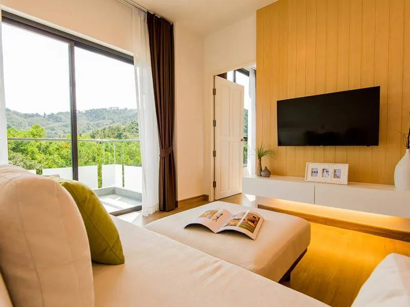 Property image - full photo 4