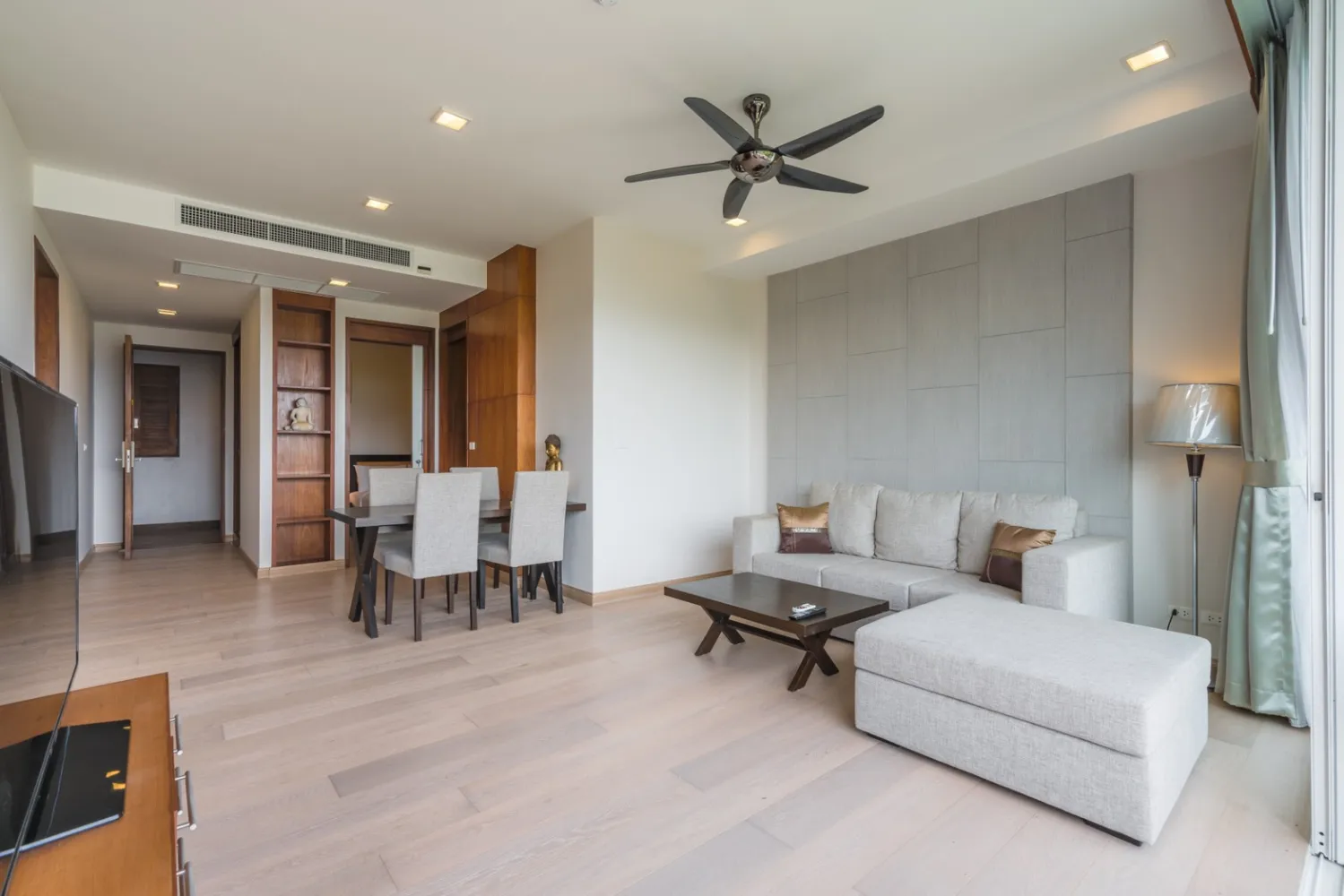 Property image - full photo 4