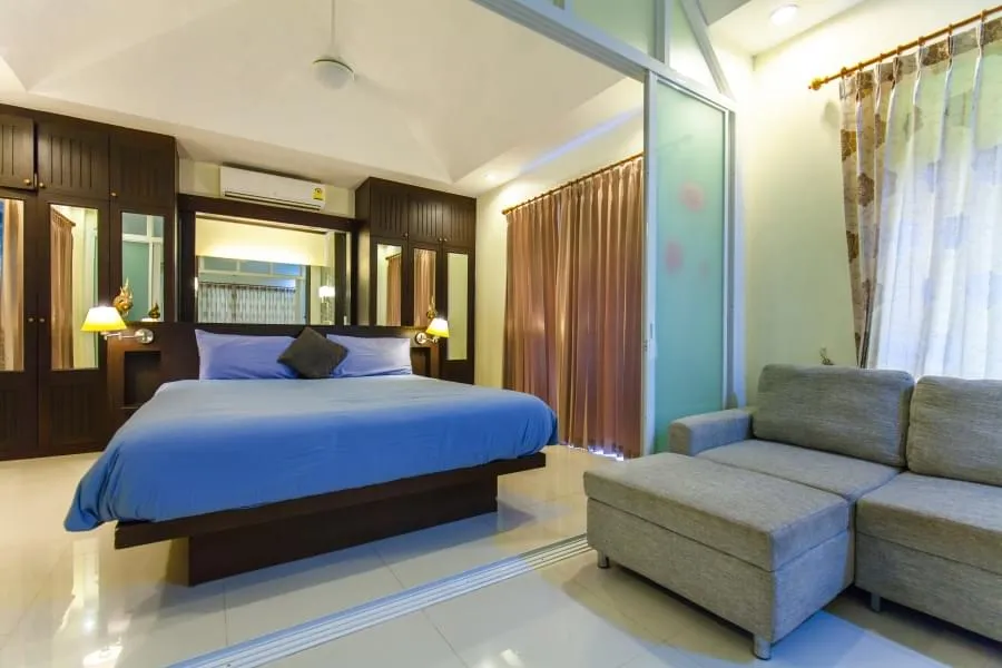 Property image - full photo 18