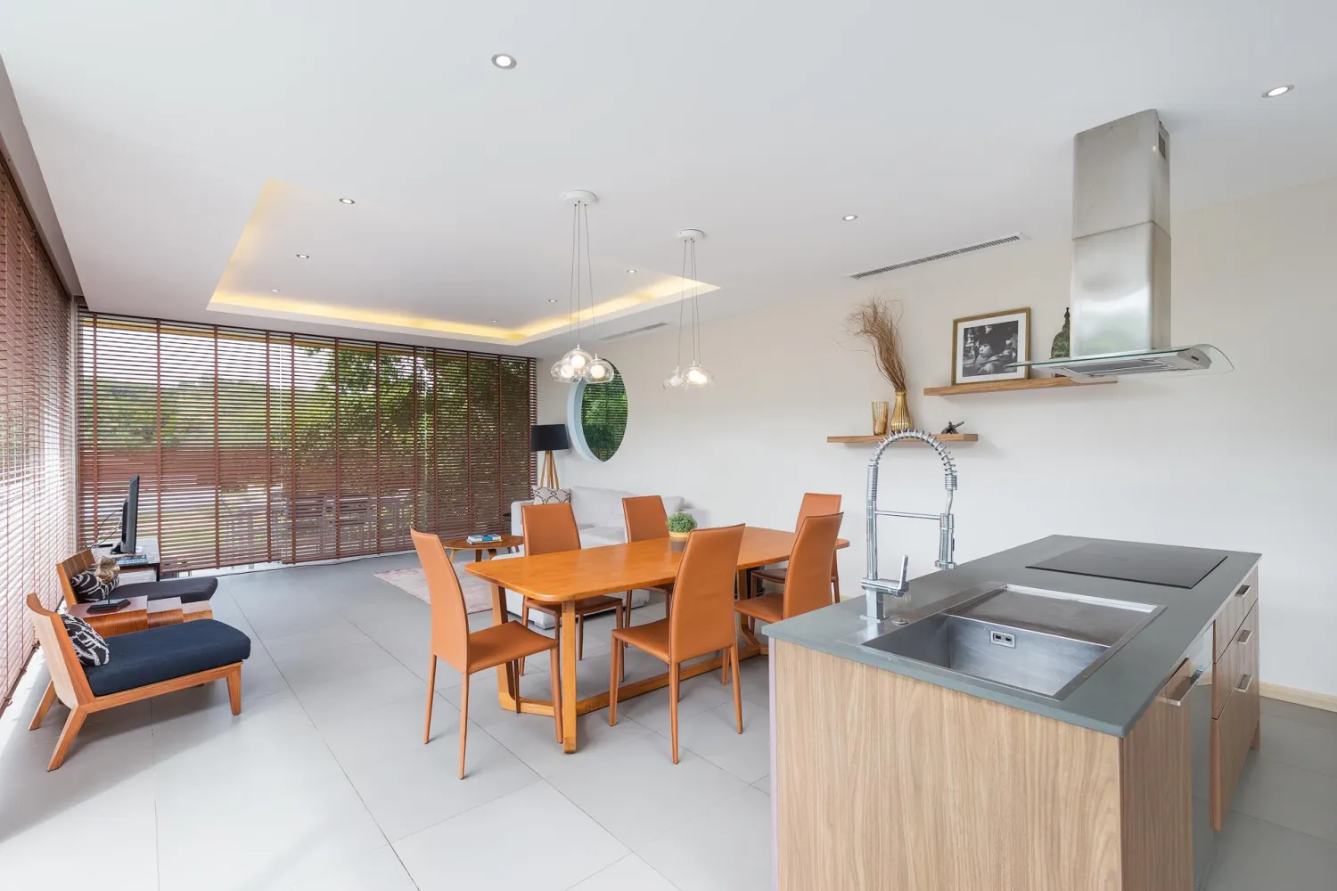 Property image - full photo 4