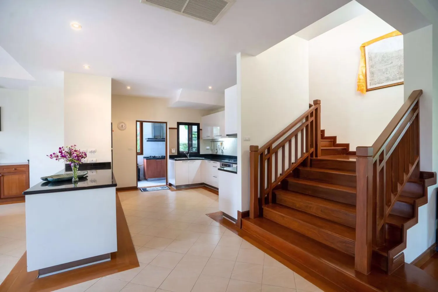 Property image - full photo 3