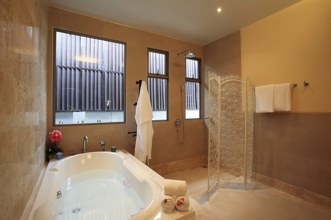 Property image - full photo 5