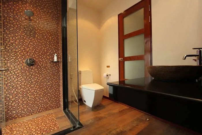 Property image - full photo 2
