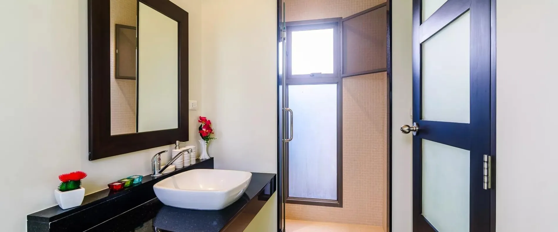 Property image - full photo 38