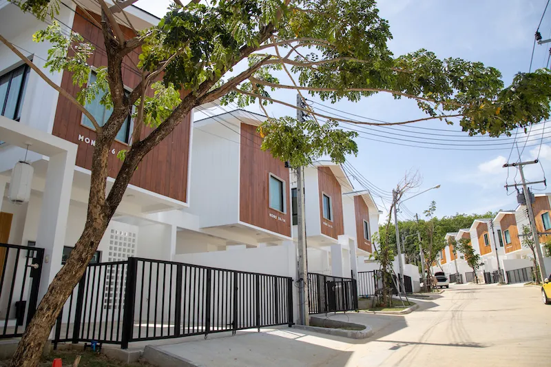 Property image - full photo 2