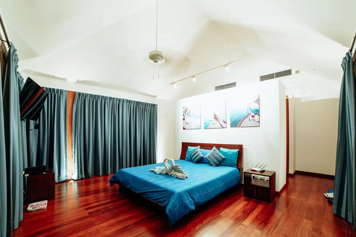 Property image - full photo 11