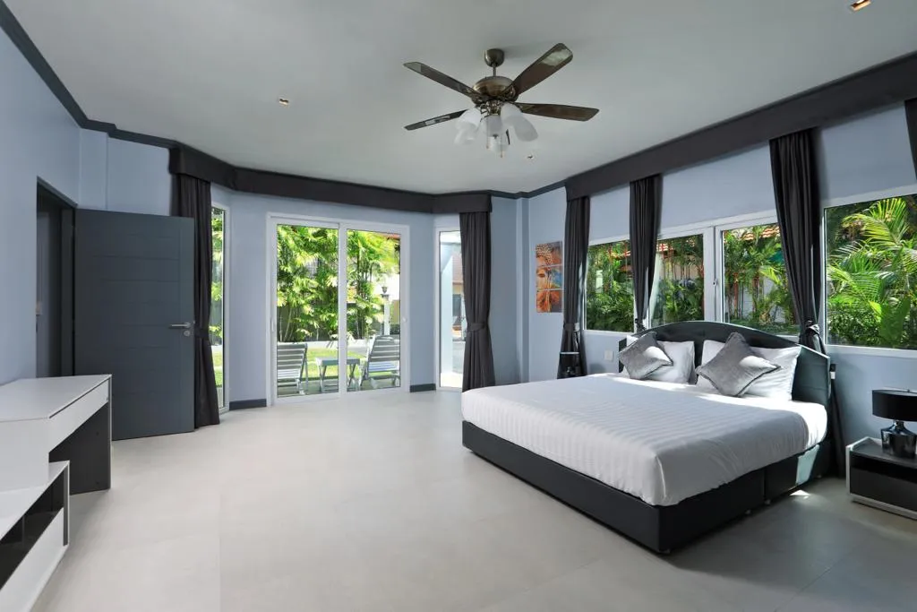 Property image - full photo 16