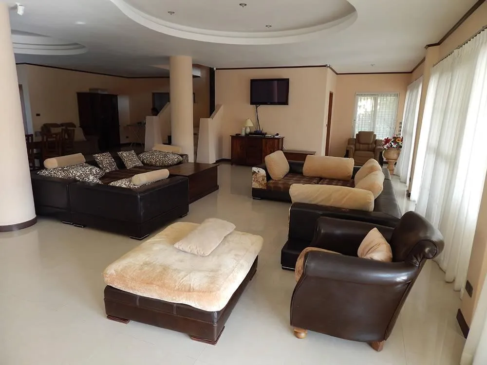 Property image - full photo 3