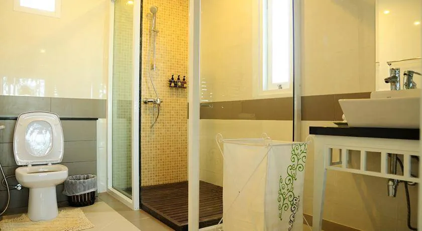 Property image - full photo 5