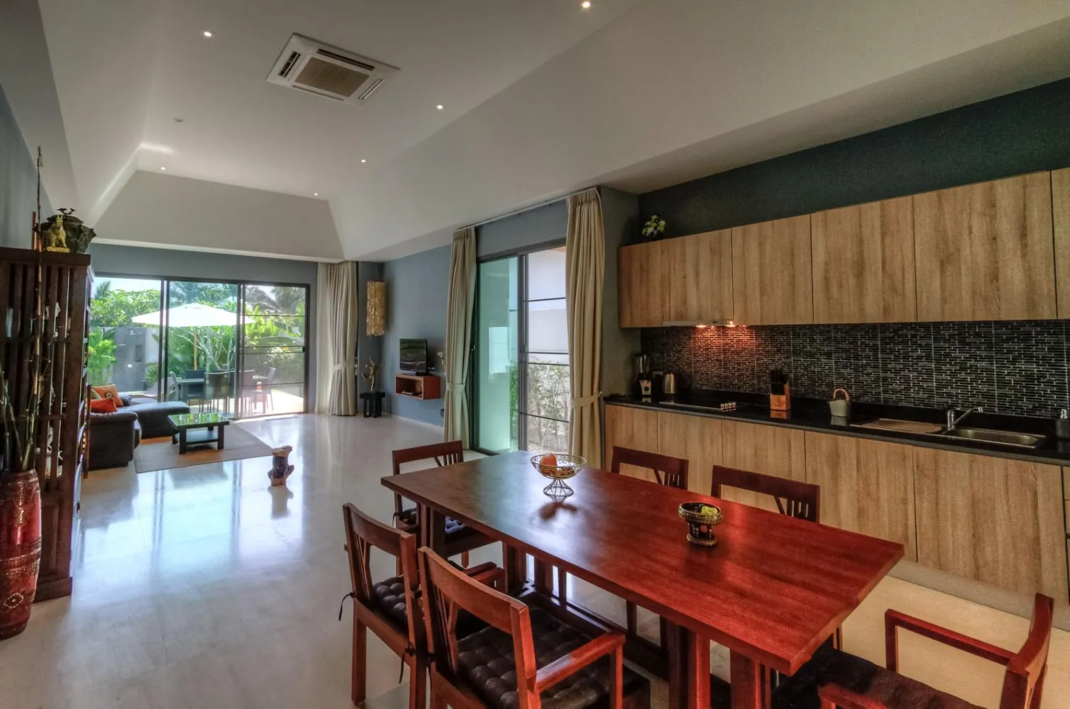 Property image - full photo 10