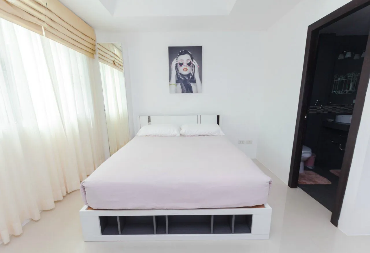 Property image - full photo 10