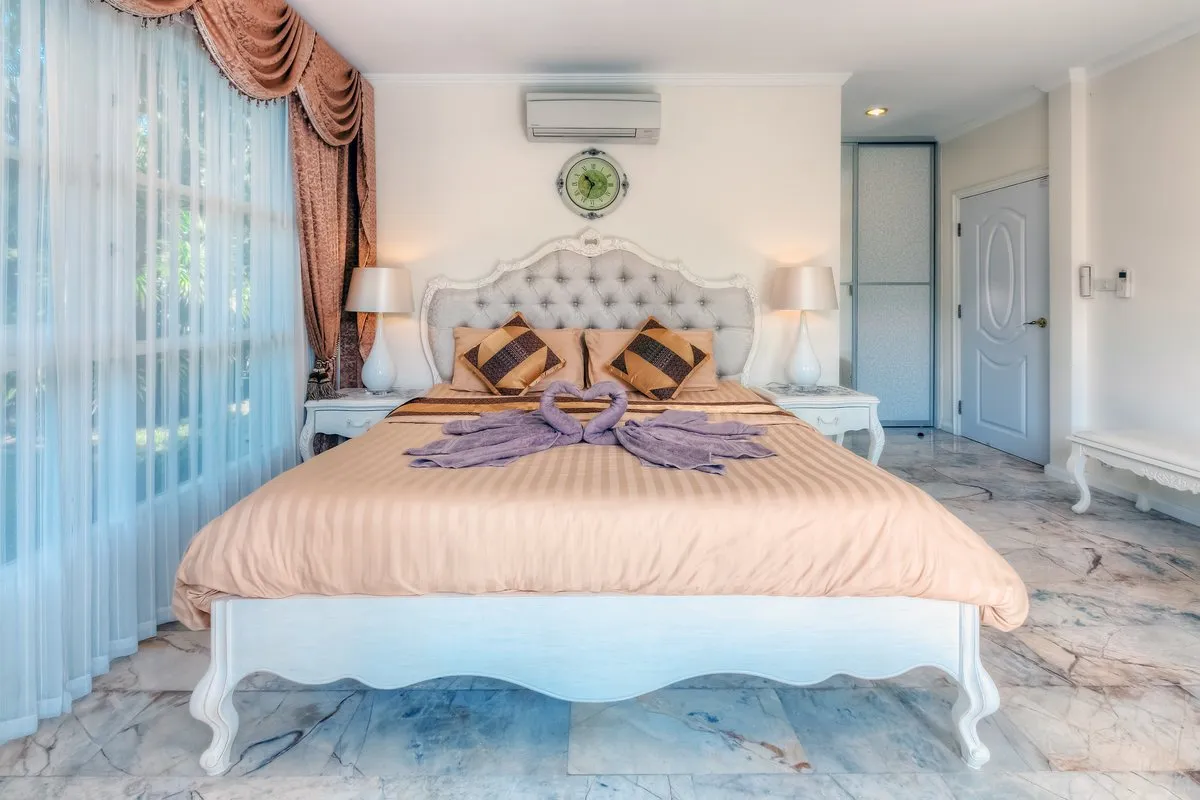 Property image - full photo 11