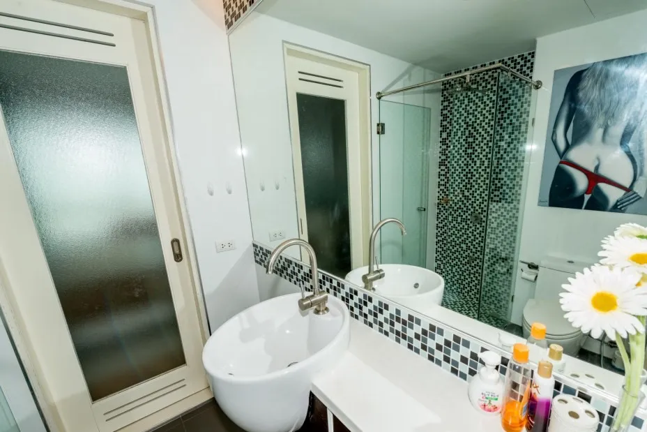 Property image - full photo 33
