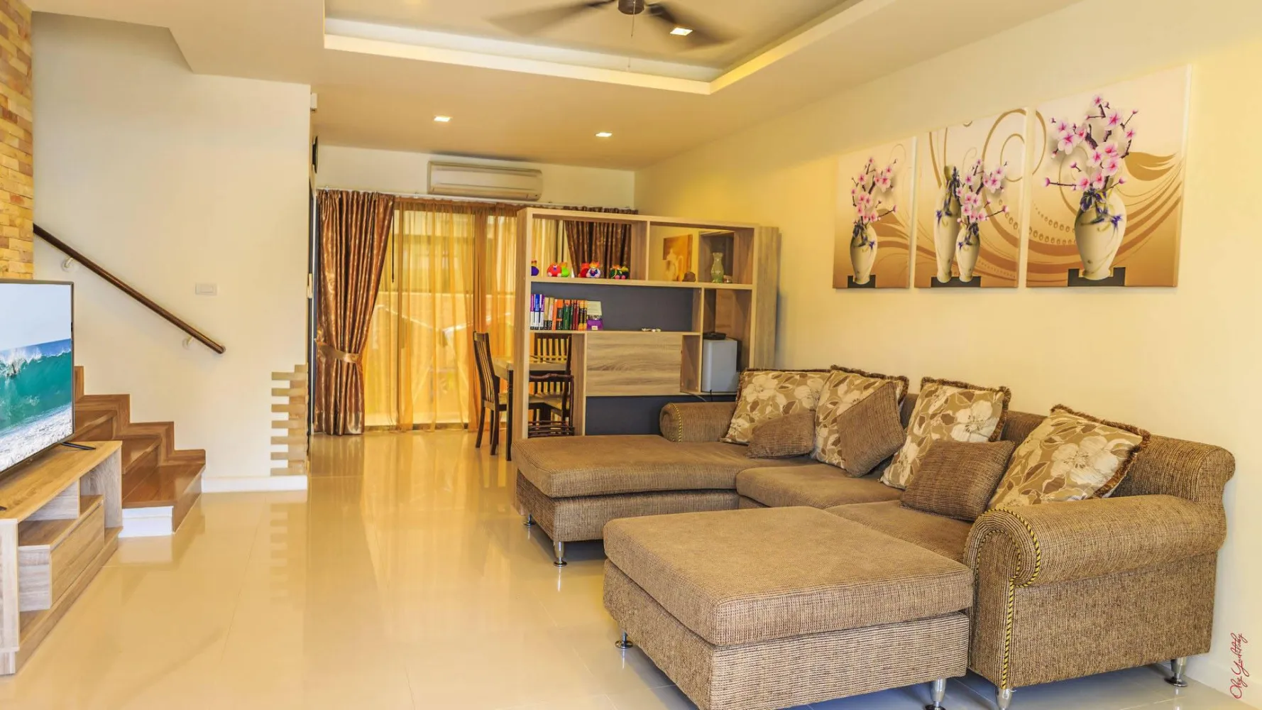 Property image - full photo 1