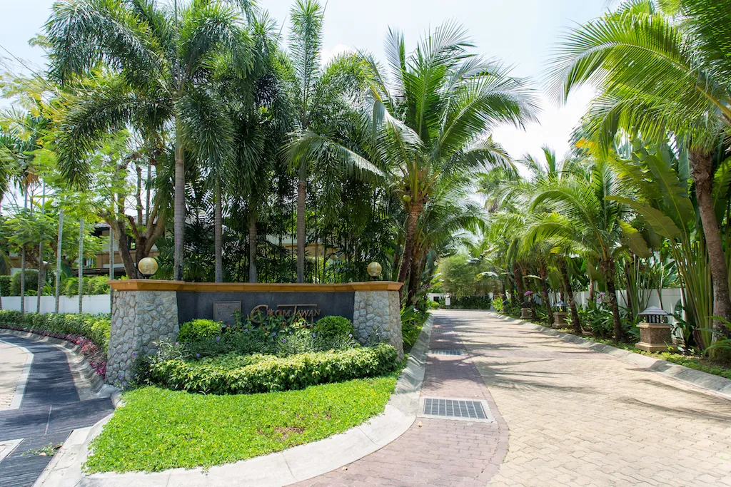 Property image - full photo 52