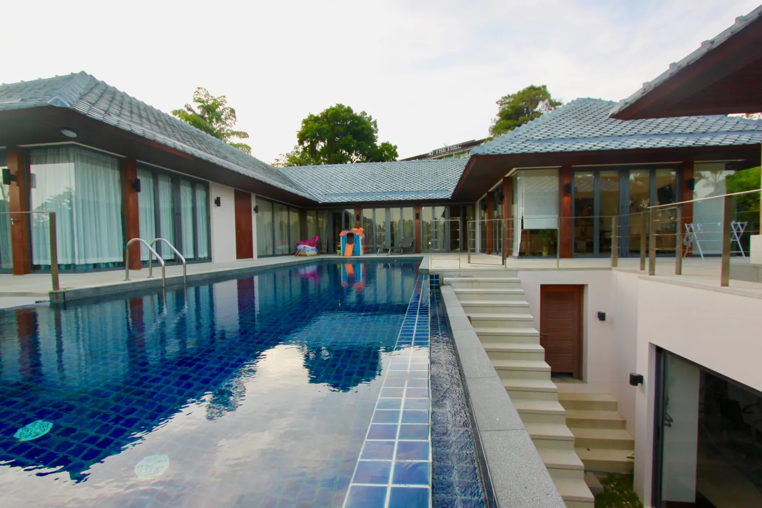 Property image - full photo 36